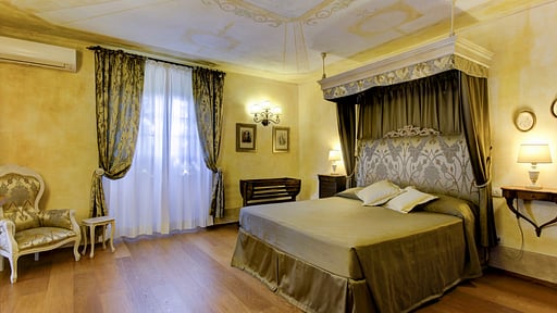 Villa Ellerone Bedroom 7