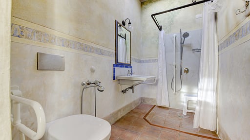 Villa Ellerone Bedroom 1