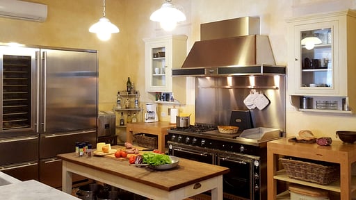 Villa Ellerone Kitchen