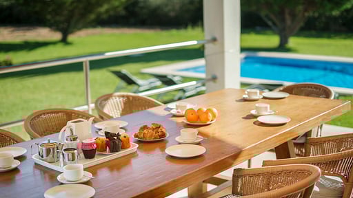 Villa Eloisa Dining area