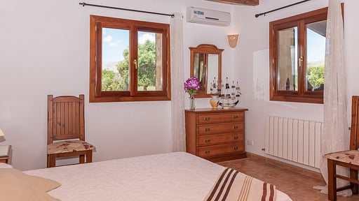 VILLA ELS AMATLLERS Bedroom 2