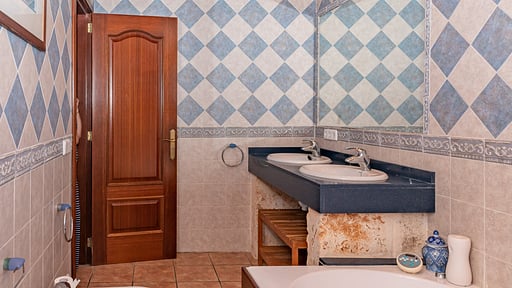 VILLA ELS AMATLLERS Bedroom 1