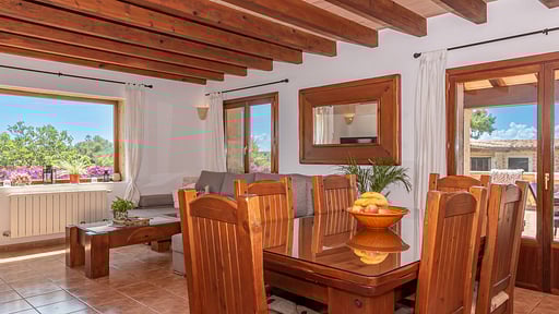 VILLA ELS AMATLLERS Dining area