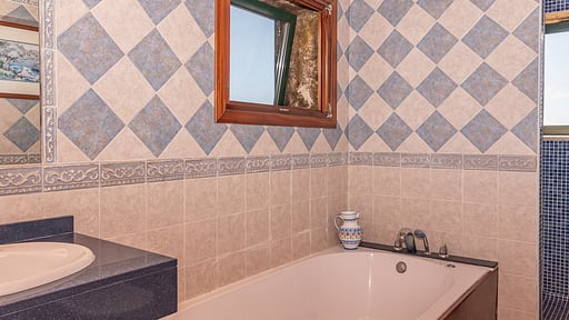 VILLA ELS AMATLLERS Bedroom 1