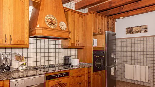 VILLA ELS AMATLLERS Kitchen