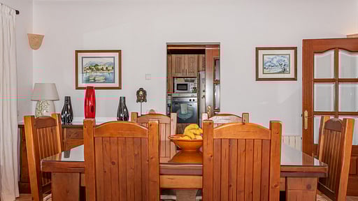 VILLA ELS AMATLLERS Dining area