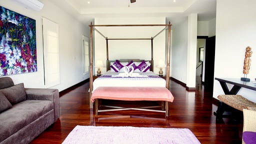 Villa Emerald Bedroom 1