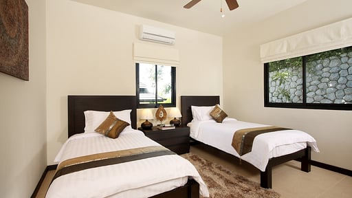 Villa Emerald Bedroom 6