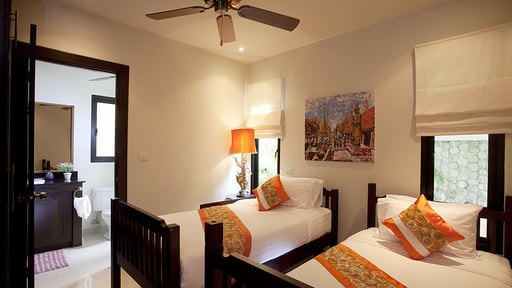 Villa Emerald Bedroom 2