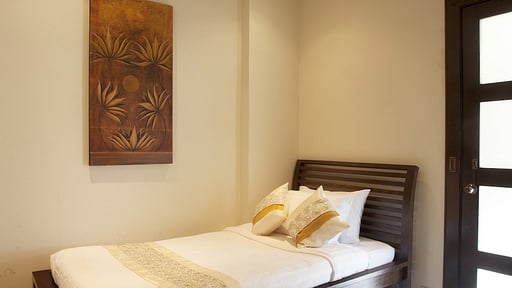 Villa Emerald Bedroom 7