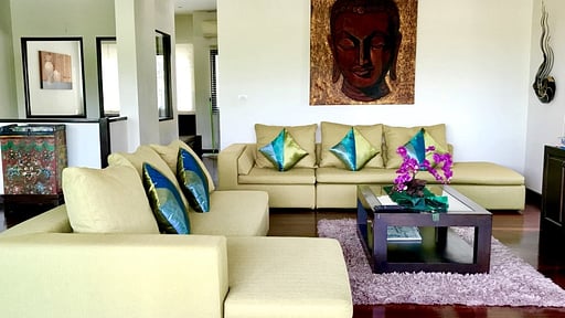 Villa Emerald Living room 2