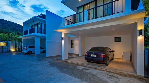 Villa Emiemi Parking areas