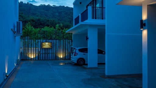 Villa Emiemi Parking areas