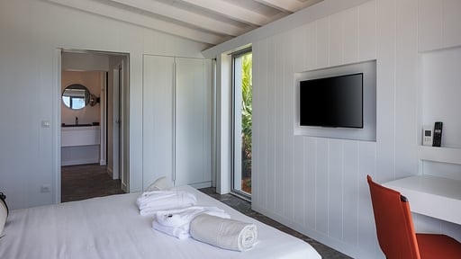 Villa Emotion Bedroom 1