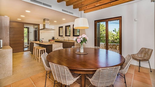 Villa Empaltada Обеденная зона