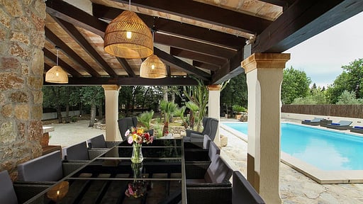 Villa Encinas Dining area