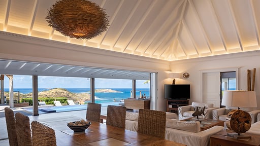 Villa Endeavour Dining area