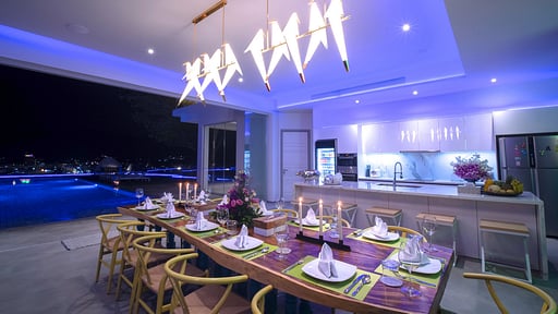 Villa Enjoy Dining area