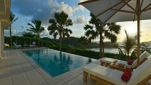 Villa Enzuma Swimming pool