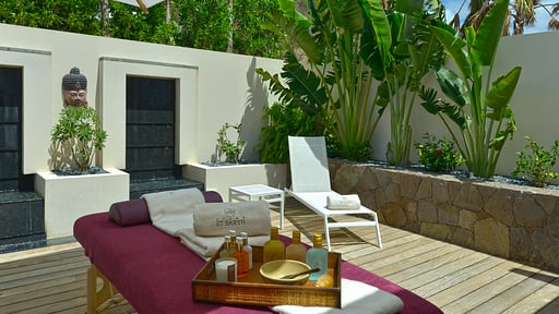 Villa Enzuma Terrace/Veranda