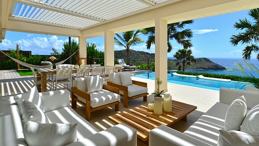 Villa Enzuma Living room