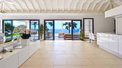 Villa Enzuma Living room