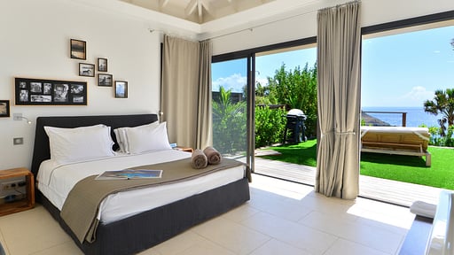 Villa Enzuma Bedroom 1