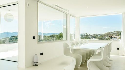 Villa Equis Dining area