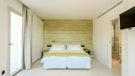 Villa Equis Bedroom 1