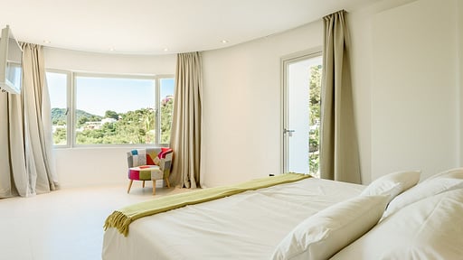 Villa Equis Bedroom 1