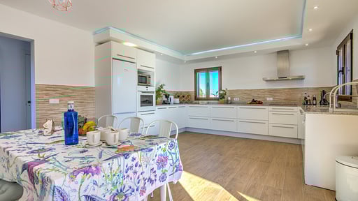 Villa Es Llac Dining area