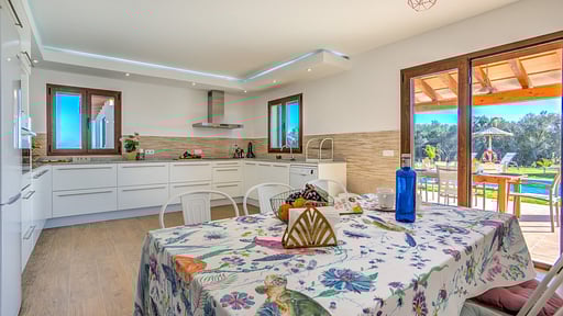 Villa Es Llac Dining area