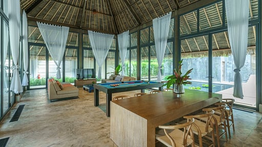 Villa Escape 2 Living room