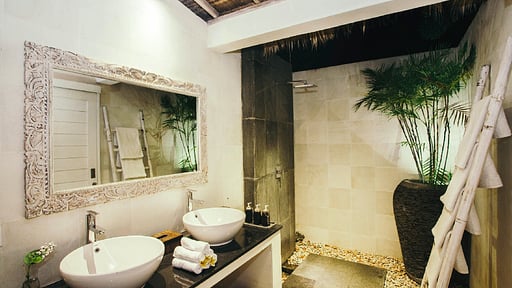 Villa Escape Bedroom 1