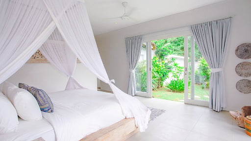 Villa Escape Bedroom 1