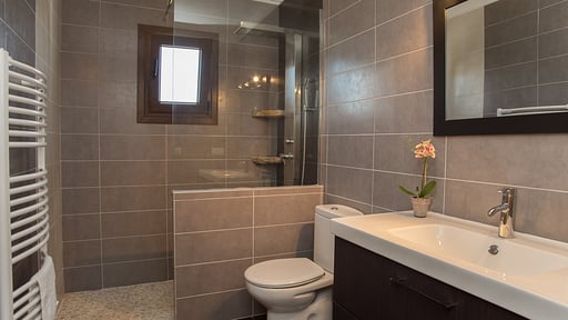 Villa Esmeralda Bedroom 5