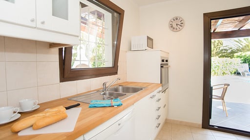 Villa Esmeralda Kitchen 1