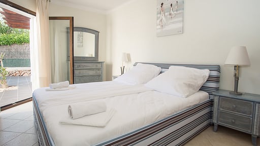 Villa Esmeralda Bedroom 1