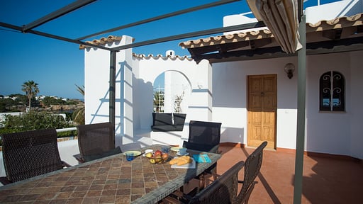 Villa Esmeralda Dining area