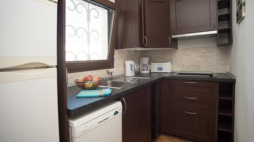 Villa Esmeralda Kitchen 2