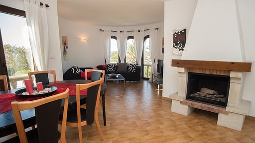 Villa Esmeralda Dining area 2