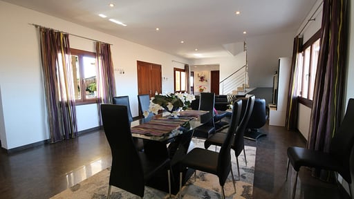 Villa Esplendor Manyo Обеденная зона