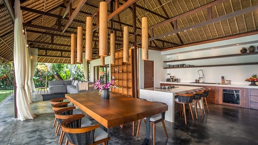 Villa Estrada Dining area
