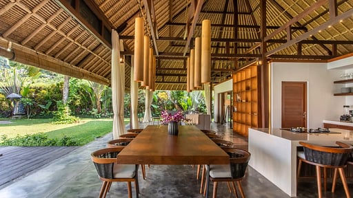 Villa Estrada Dining area