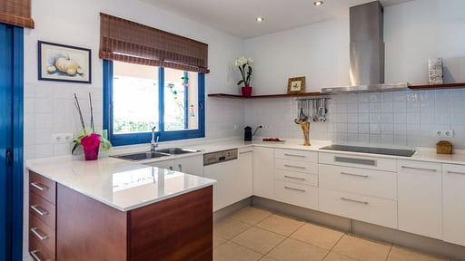 Villa Etruria Kitchen