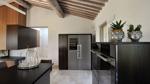 Villa Etrusca Dining area 1