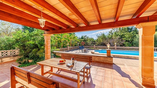 Villa Faisan Dining area
