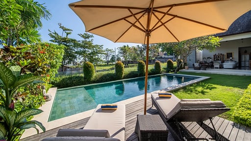 Villa Fajar Swimming pool
