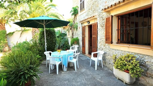 Villa Fanals Dining area
