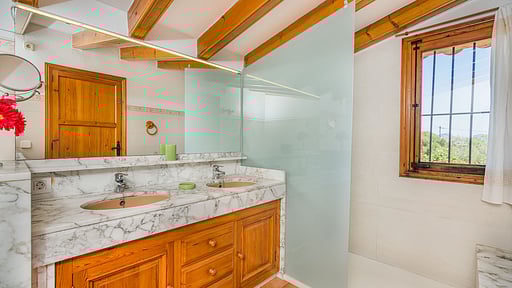 Villa Tugarre Bedroom 1